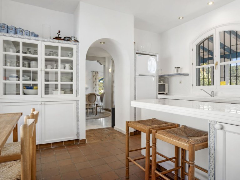 Villa for Sale in Benahavis, Malaga, 12