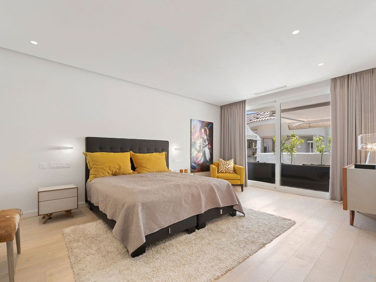 Town House for Sale in Marbella, Malaga, Nueva Andalucia 11