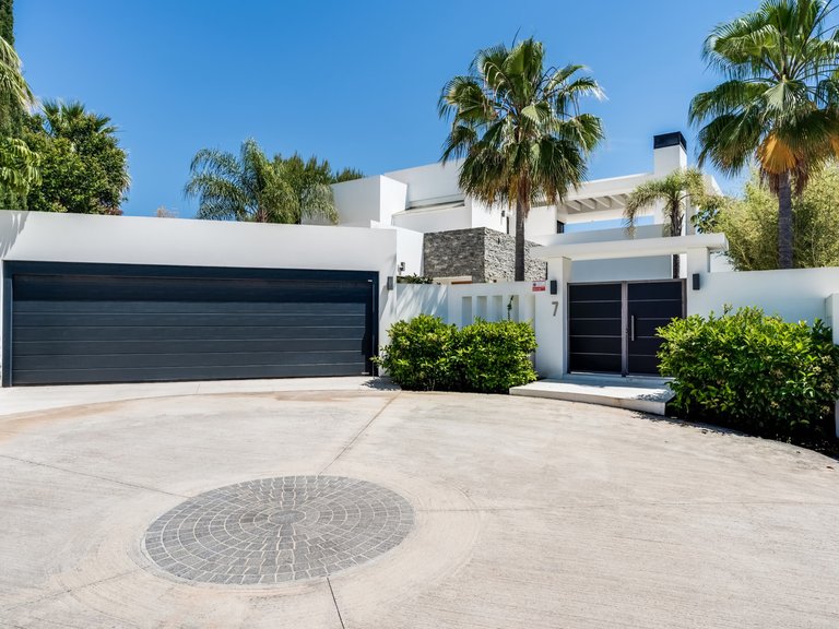 Villa for Sale in Marbella, Malaga 56