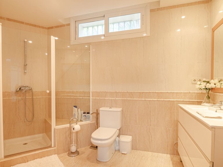 Villa for Sale in Benahavis, Malaga 16
