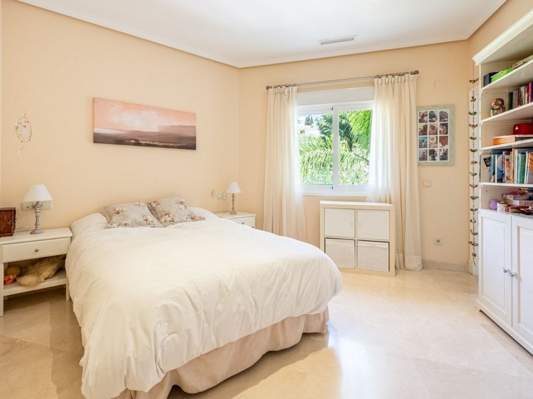 Villa for Sale in Benahavis, Malaga 32