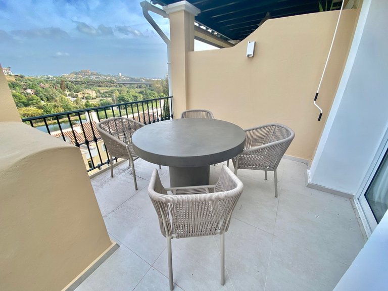 Penthouse for Sale in Benahavis, Malaga 15