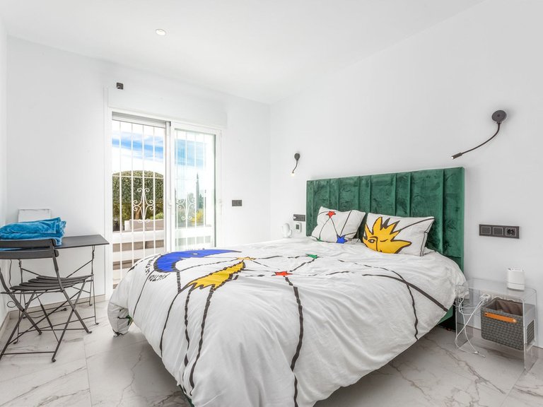 Apartment for Sale in Marbella, Malaga, Nueva Andalucia 8