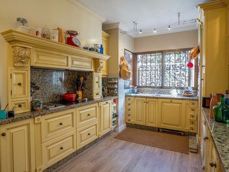 Villa for Sale in Marbella, Malaga 28