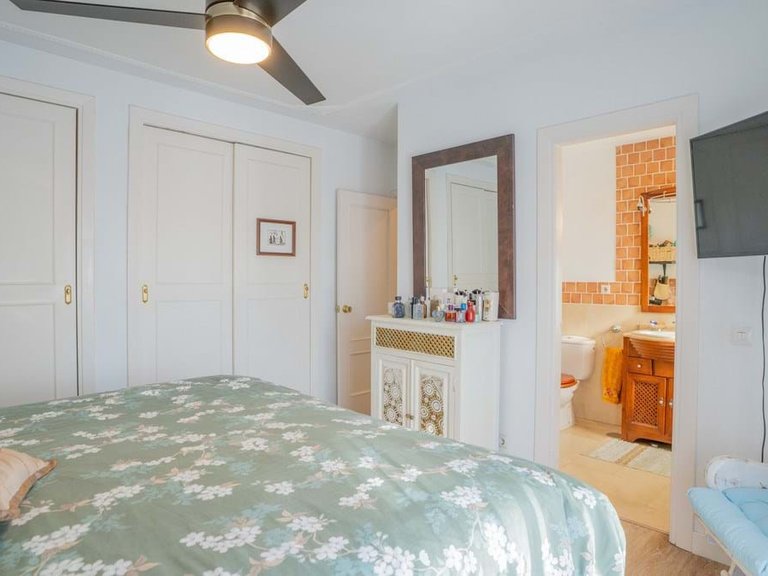 Villa for Sale in Marbella, Malaga 24