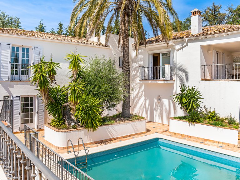 Villa for Sale in Benahavis, Malaga 31