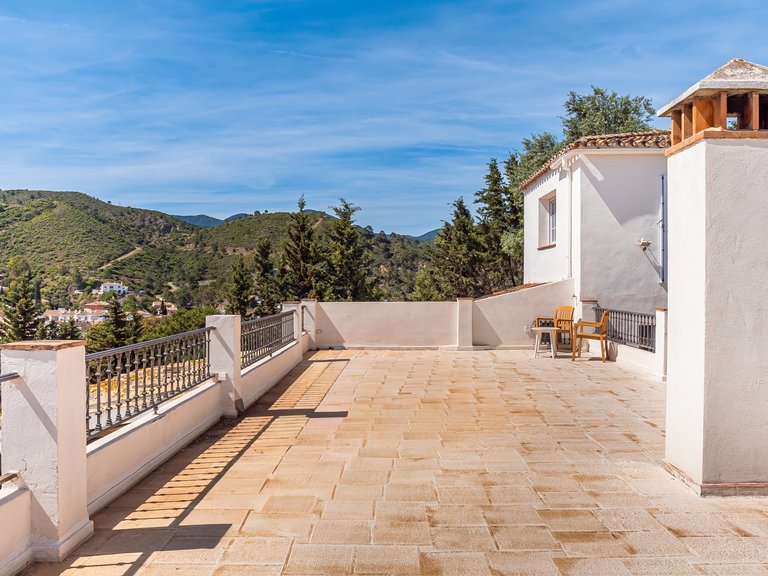 Villa for Sale in Benahavis, Malaga 23
