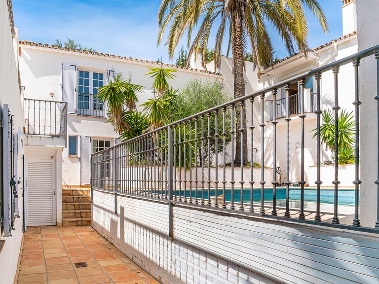 Villa for Sale in Benahavis, Malaga 19