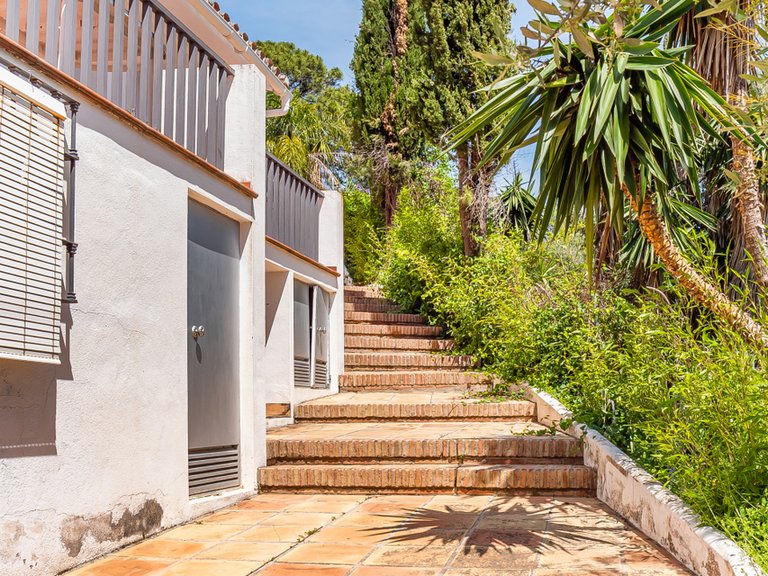 Villa for Sale in Benahavis, Malaga 20