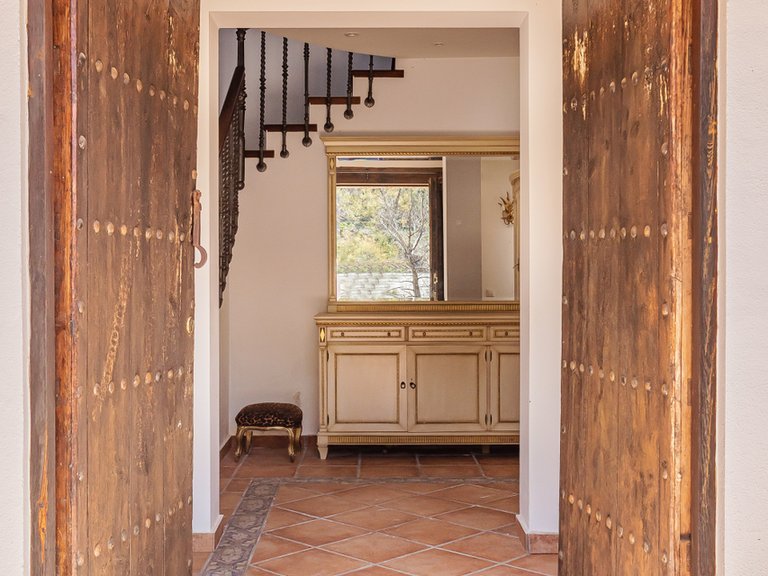 Villa for Sale in Benahavis, Malaga 25
