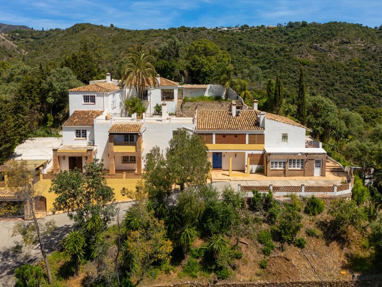 Villa for Sale in Benahavis, Malaga 10