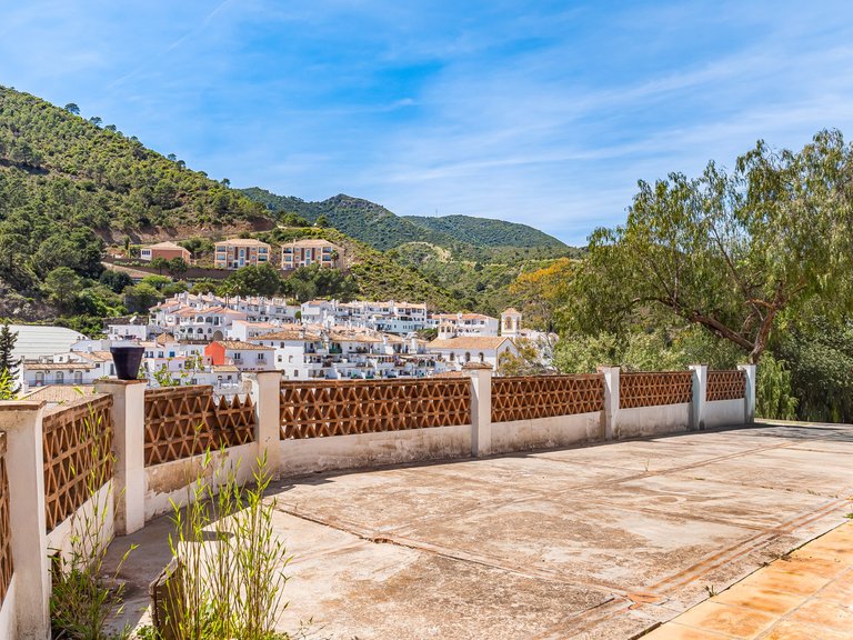 Villa for Sale in Benahavis, Malaga 22