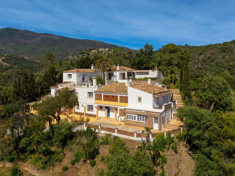 Villa for Sale in Benahavis, Malaga 14