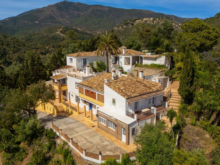 Villa for Sale in Benahavis, Malaga 12