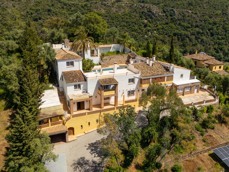 Villa for Sale in Benahavis, Malaga 15