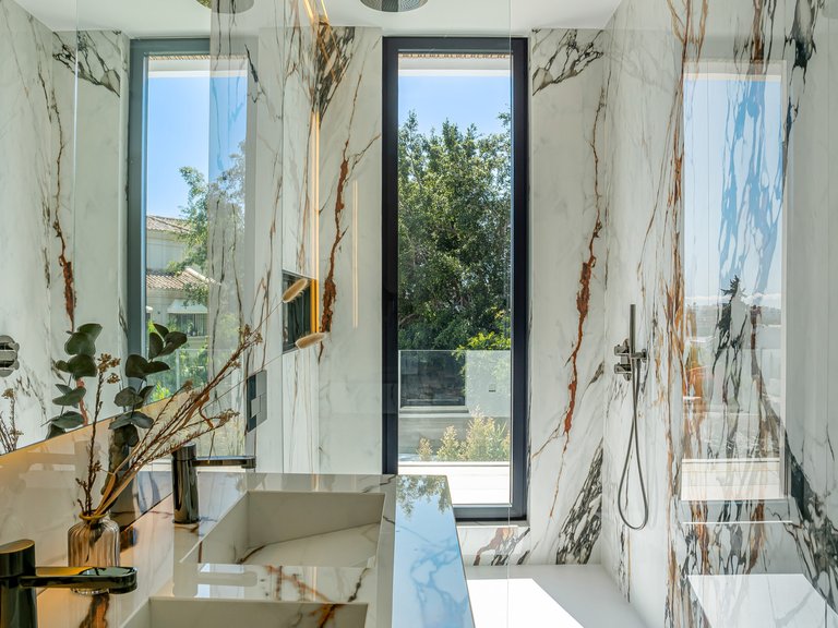 Villa for Sale in Benahavis, Malaga, Paraiso Alto 31