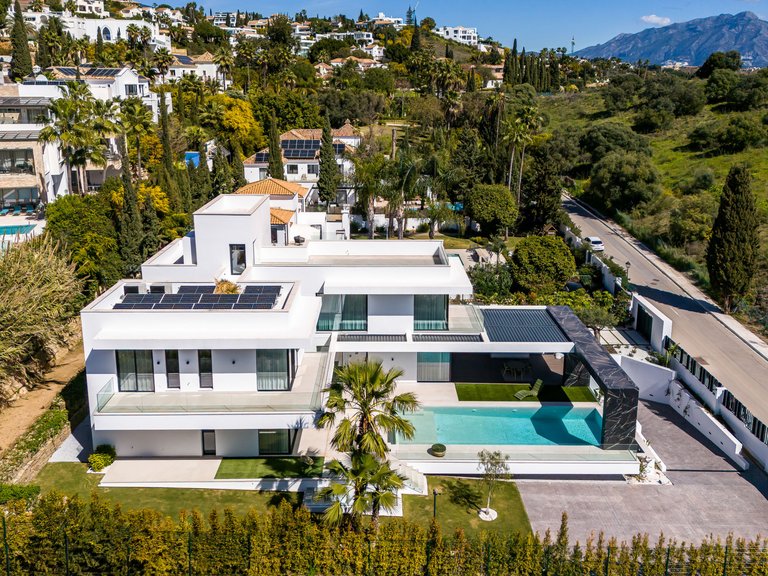 Villa for Sale in Benahavis, Malaga, Paraiso Alto 35