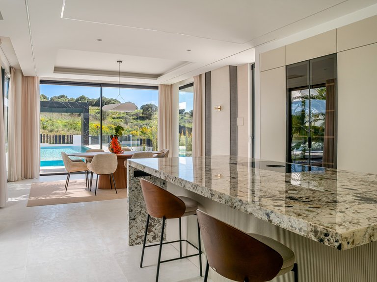 Villa for Sale in Benahavis, Malaga, Paraiso Alto 3