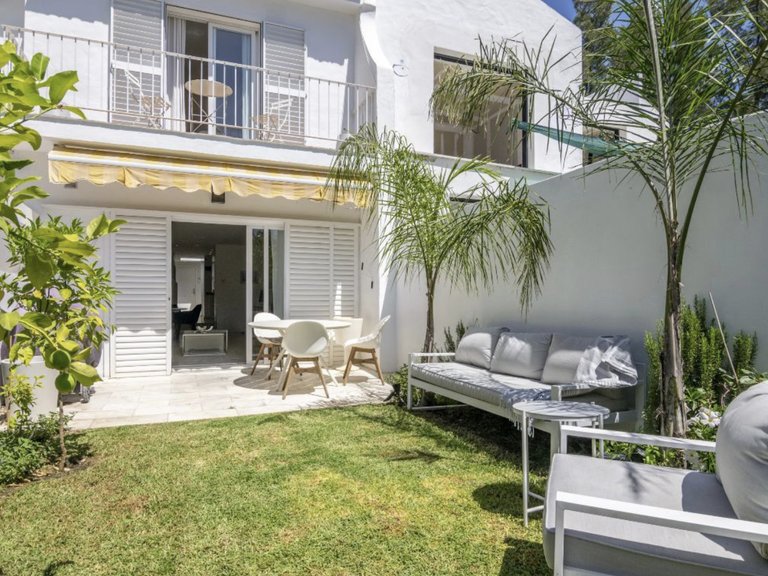 Town House for Sale in Marbella, Malaga, Nueva Andalucia 1