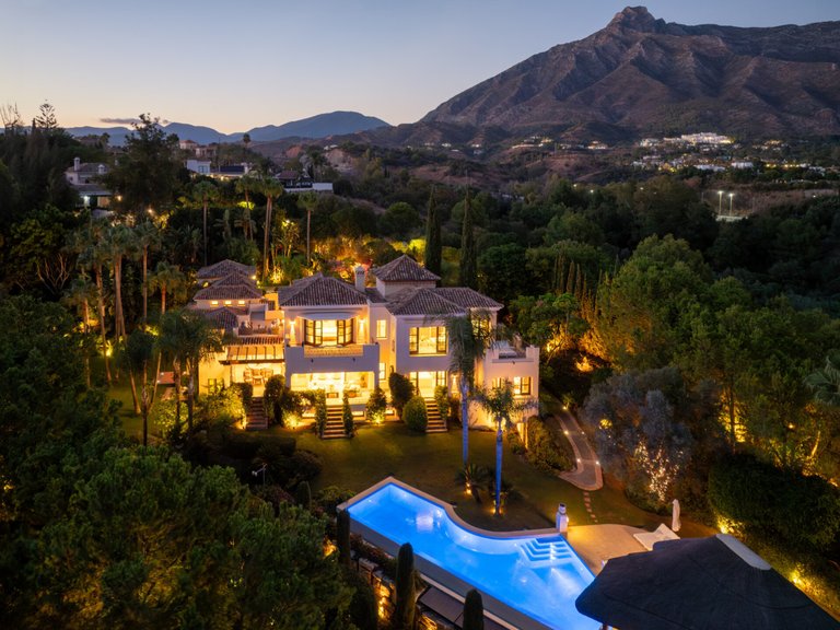 Villa for Sale in Marbella, Malaga 28