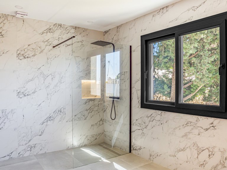 Villa for Sale in Marbella, Malaga 42