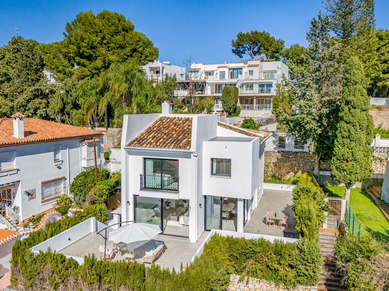 Villa for Sale in Marbella, Malaga 1