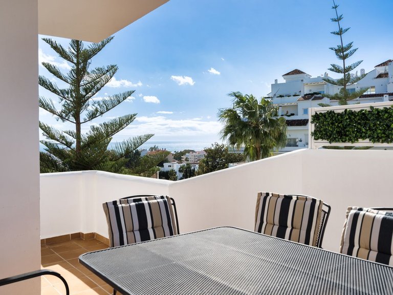 Apartment for Sale in Marbella, Malaga, Nueva Andalucia 18