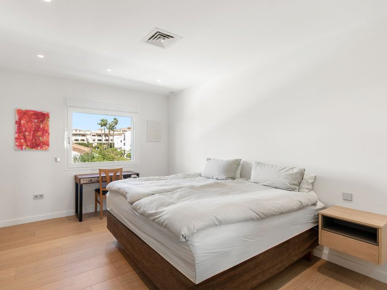 Apartment for Sale in Marbella, Malaga, Nueva Andalucia 9