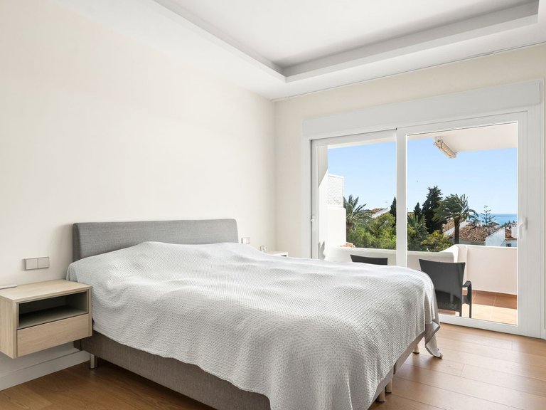 Apartment for Sale in Marbella, Malaga, Nueva Andalucia 10