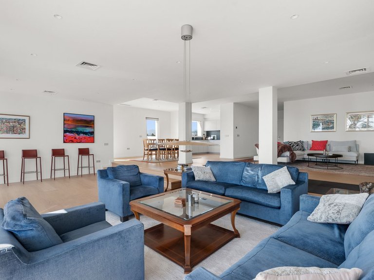 Apartment for Sale in Marbella, Malaga, Nueva Andalucia 23