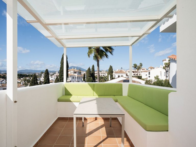 Apartment for Sale in Marbella, Malaga, Nueva Andalucia 2