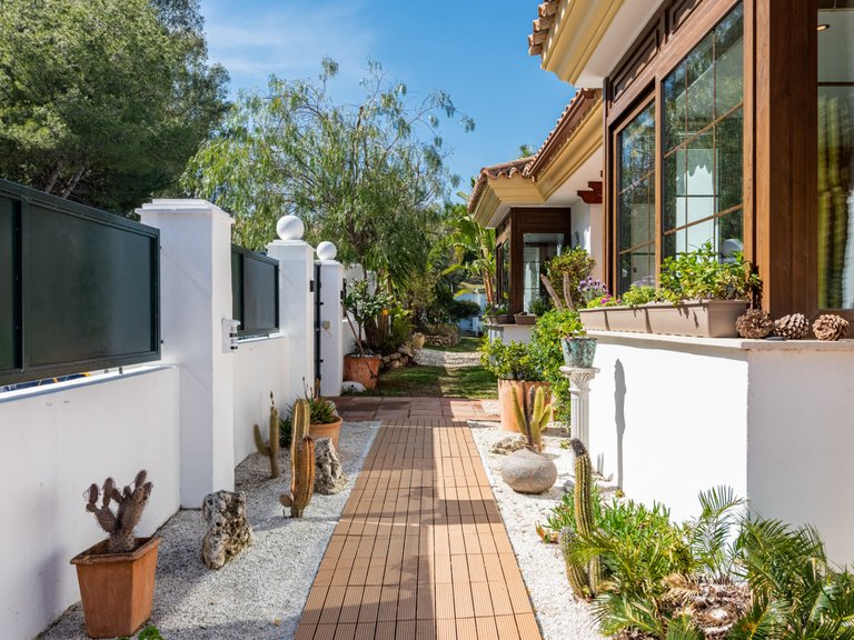 Villa for sale in Mijas Costa, Malaga 32
