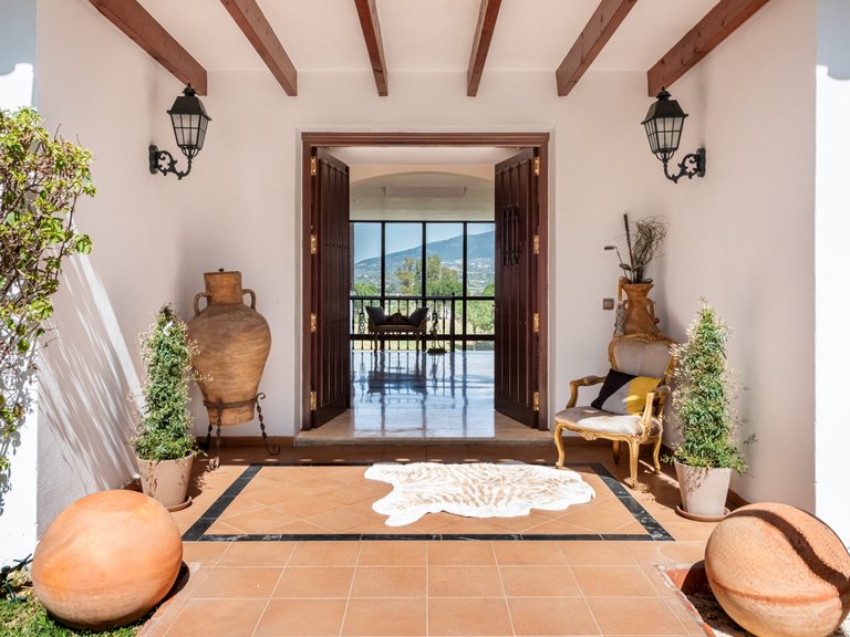 Villa for sale in Mijas Costa, Malaga 2