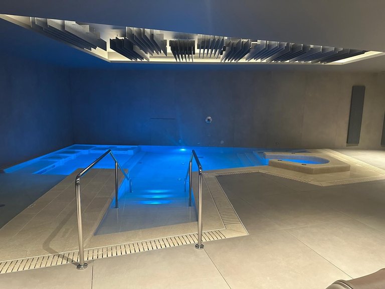 Apartment for Sale in Marbella, Malaga, Marbella Golden Mile 37