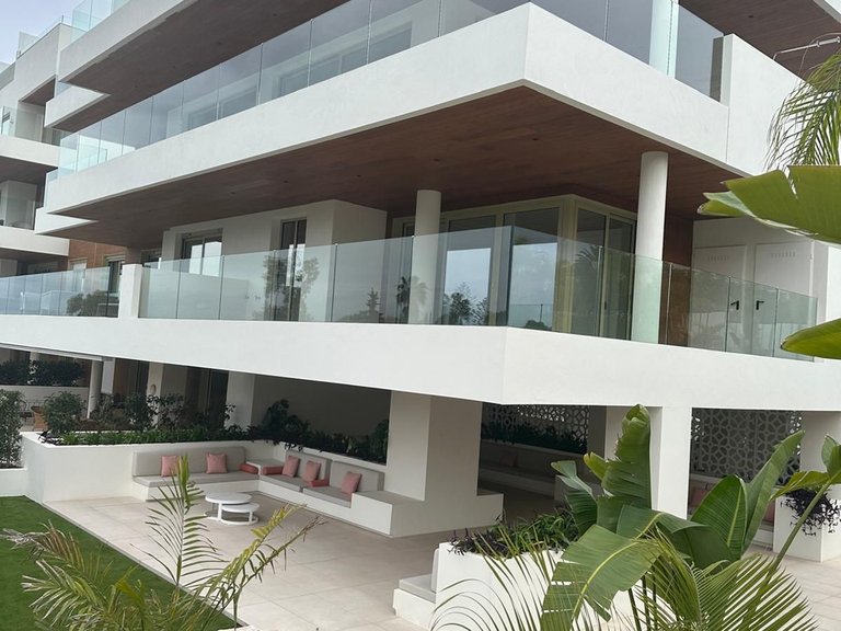 Apartment for Sale in Marbella, Malaga, Marbella Golden Mile 4