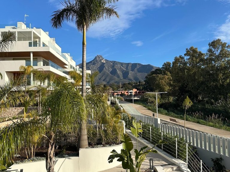 Apartment for Sale in Marbella, Malaga, Marbella Golden Mile 23