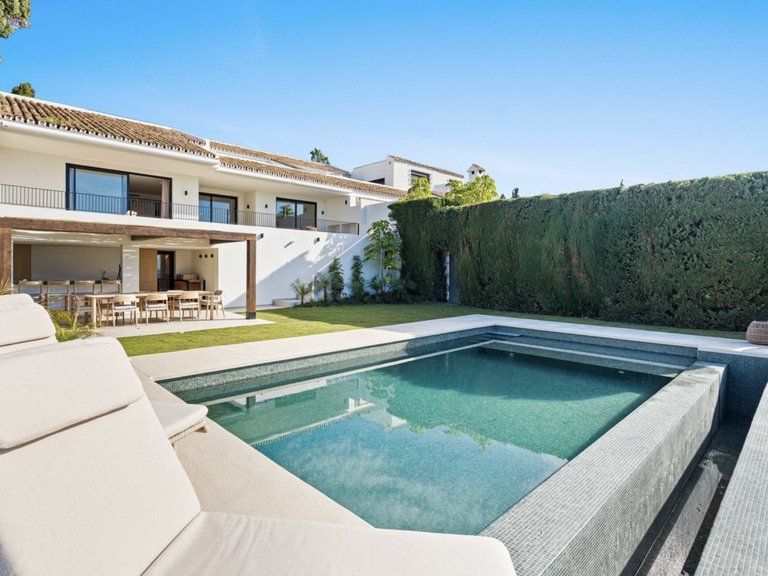 Villa te koop 9