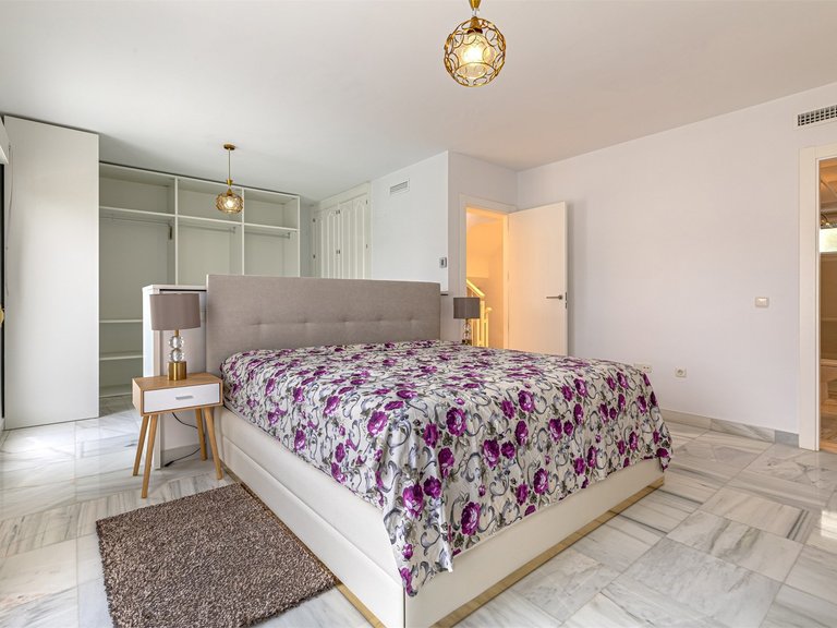 Town House for Sale in Marbella, Malaga 17