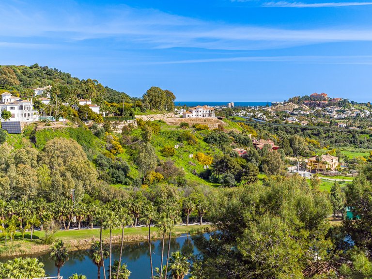 Penthouse for Sale in Benahavis, Malaga 33