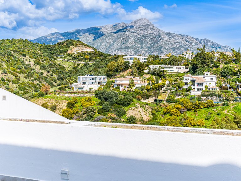 Penthouse for Sale in Benahavis, Malaga 15