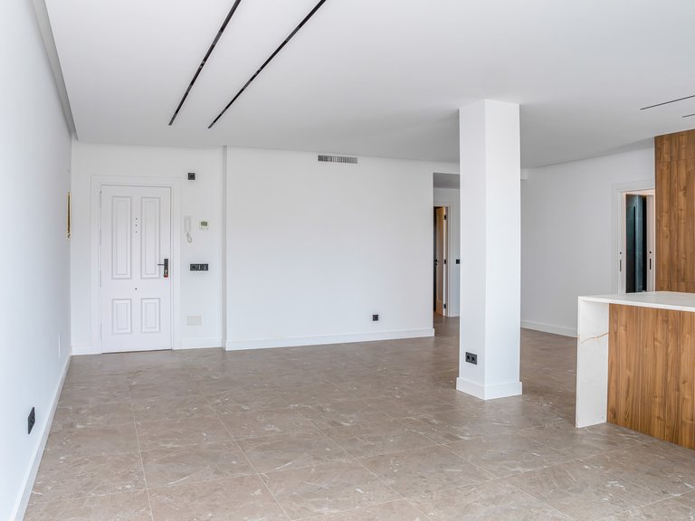 Penthouse for Sale in Benahavis, Malaga 16