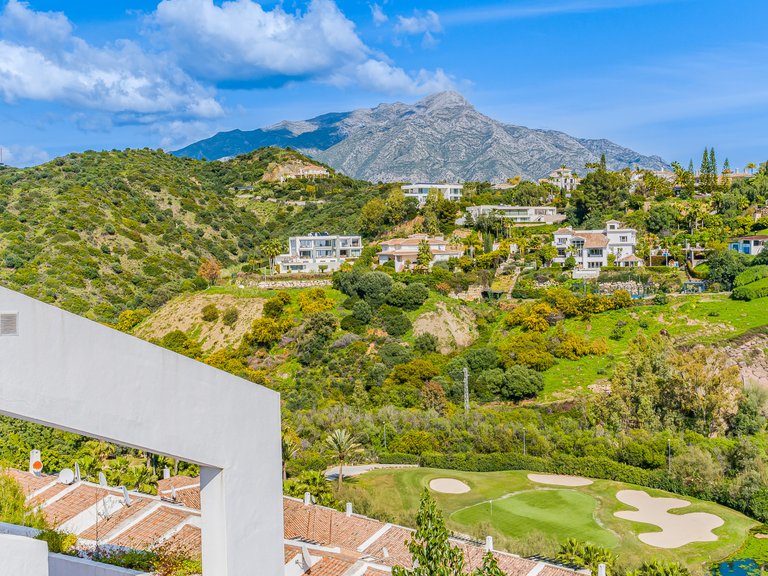 Penthouse for Sale in Benahavis, Malaga 4