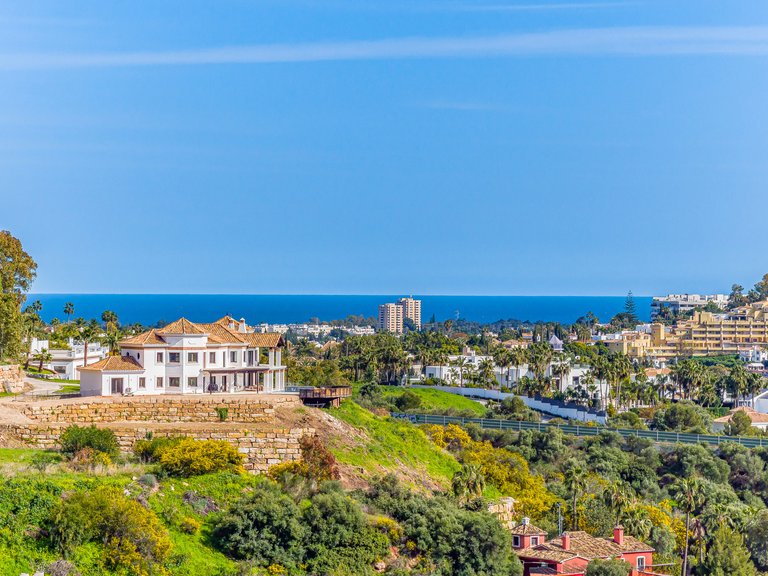 Penthouse for Sale in Benahavis, Malaga 2
