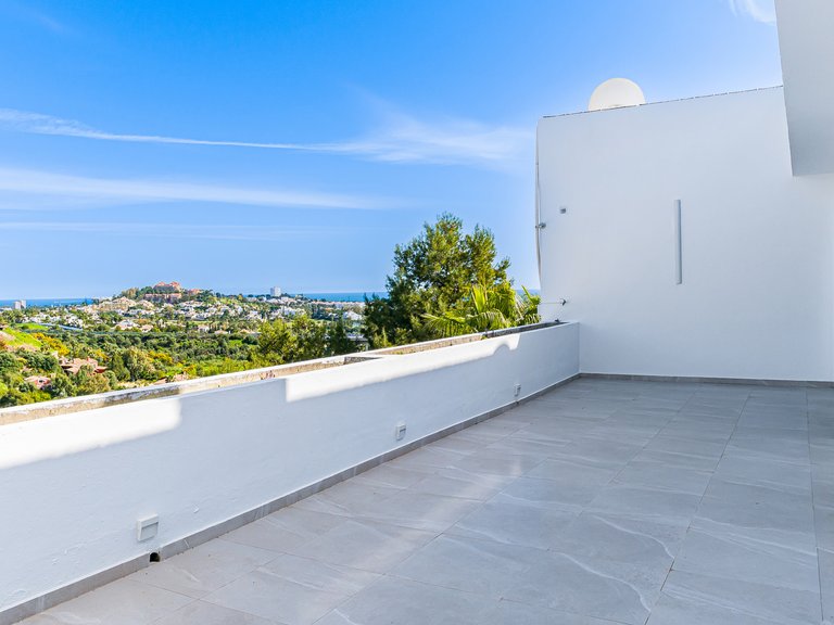 Penthouse for Sale in Benahavis, Malaga 30
