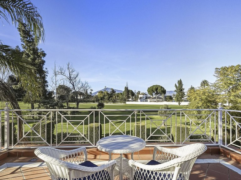 Villa te koop 10