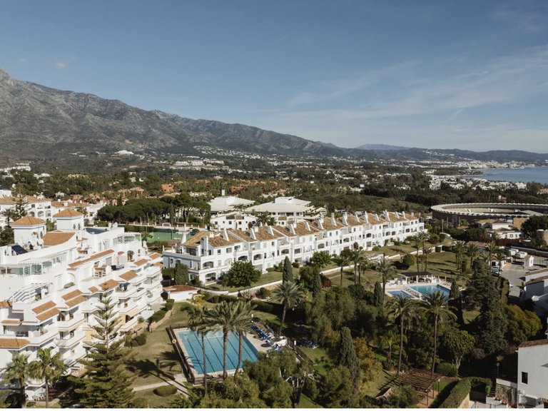 Apartment for Sale in Marbella, Malaga, Nueva Andalucia 1