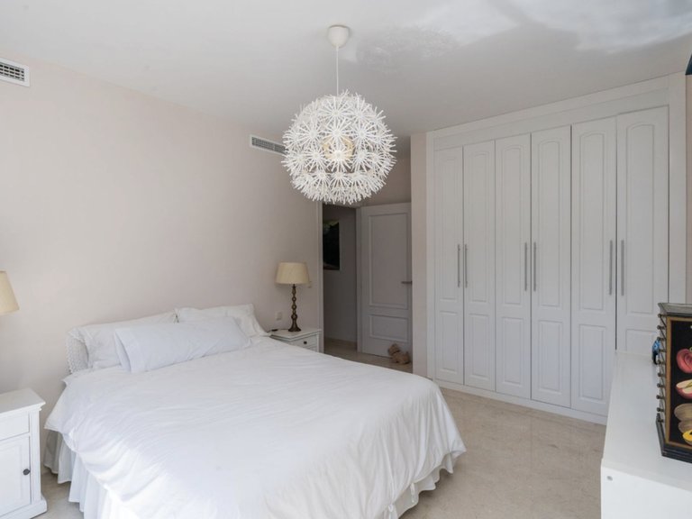 Villa for Sale in Benahavis, Malaga, 23
