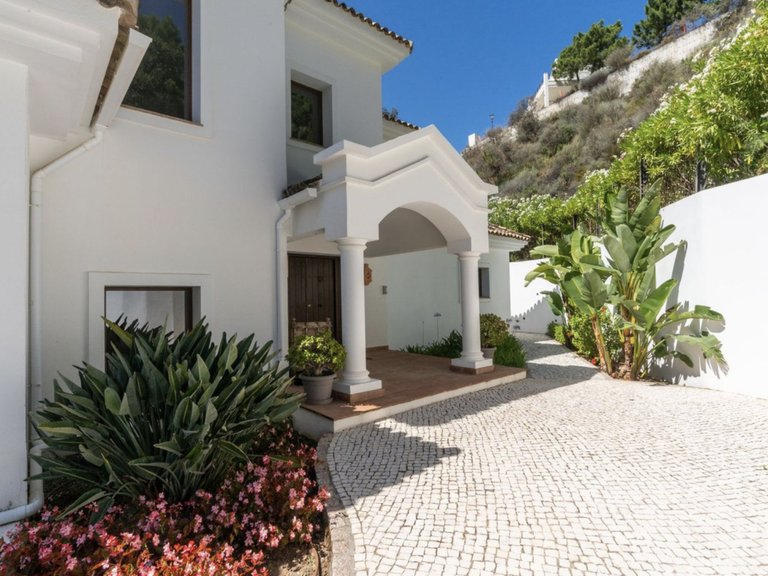 Villa for Sale in Benahavis, Malaga, 9