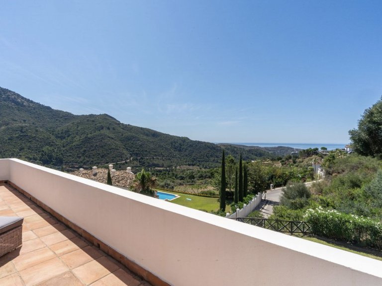 Villa for Sale in Benahavis, Malaga, 27