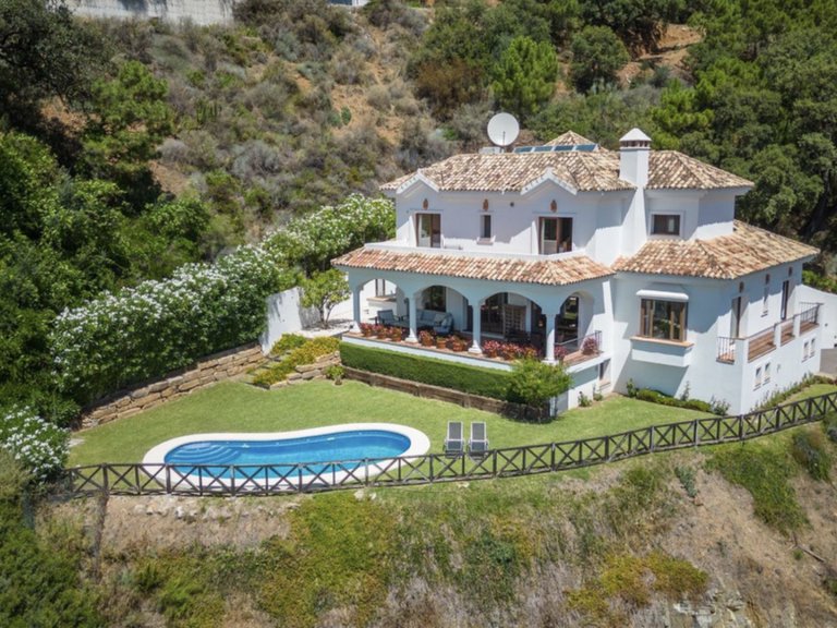 Villa for Sale in Benahavis, Malaga, 1